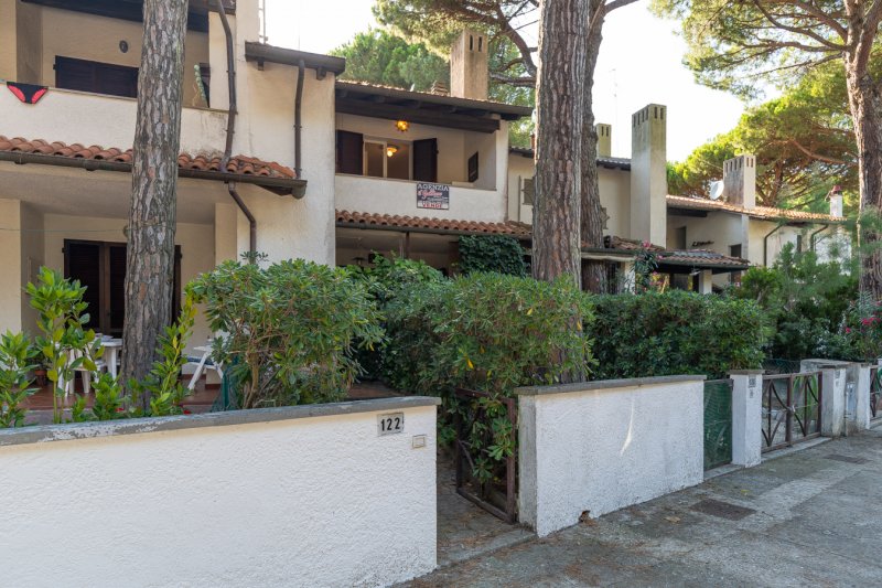 MONOLOCALE IN VILLETTA IMMERSO NEL VERDE DI LIDO DI SPINA